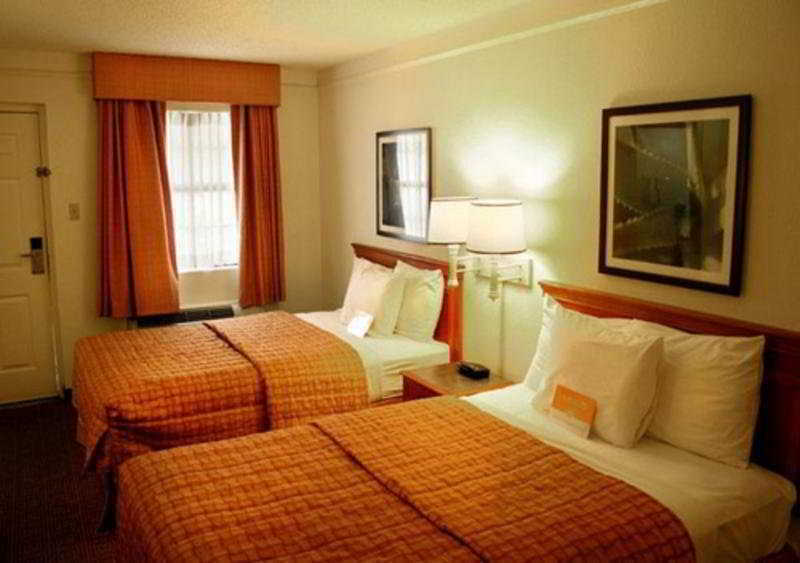 La Quinta Inn By Wyndham Baton Rouge University Area Exterior photo