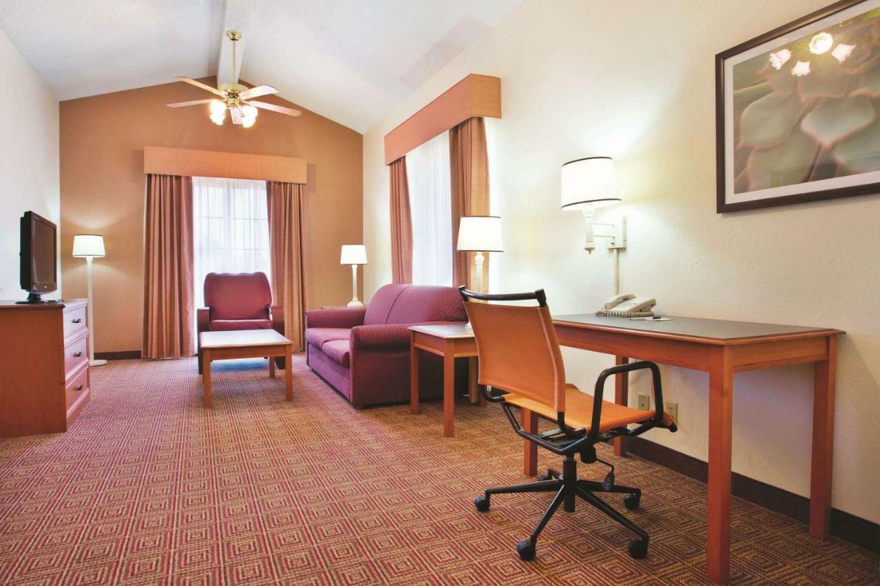 La Quinta Inn By Wyndham Baton Rouge University Area Exterior photo
