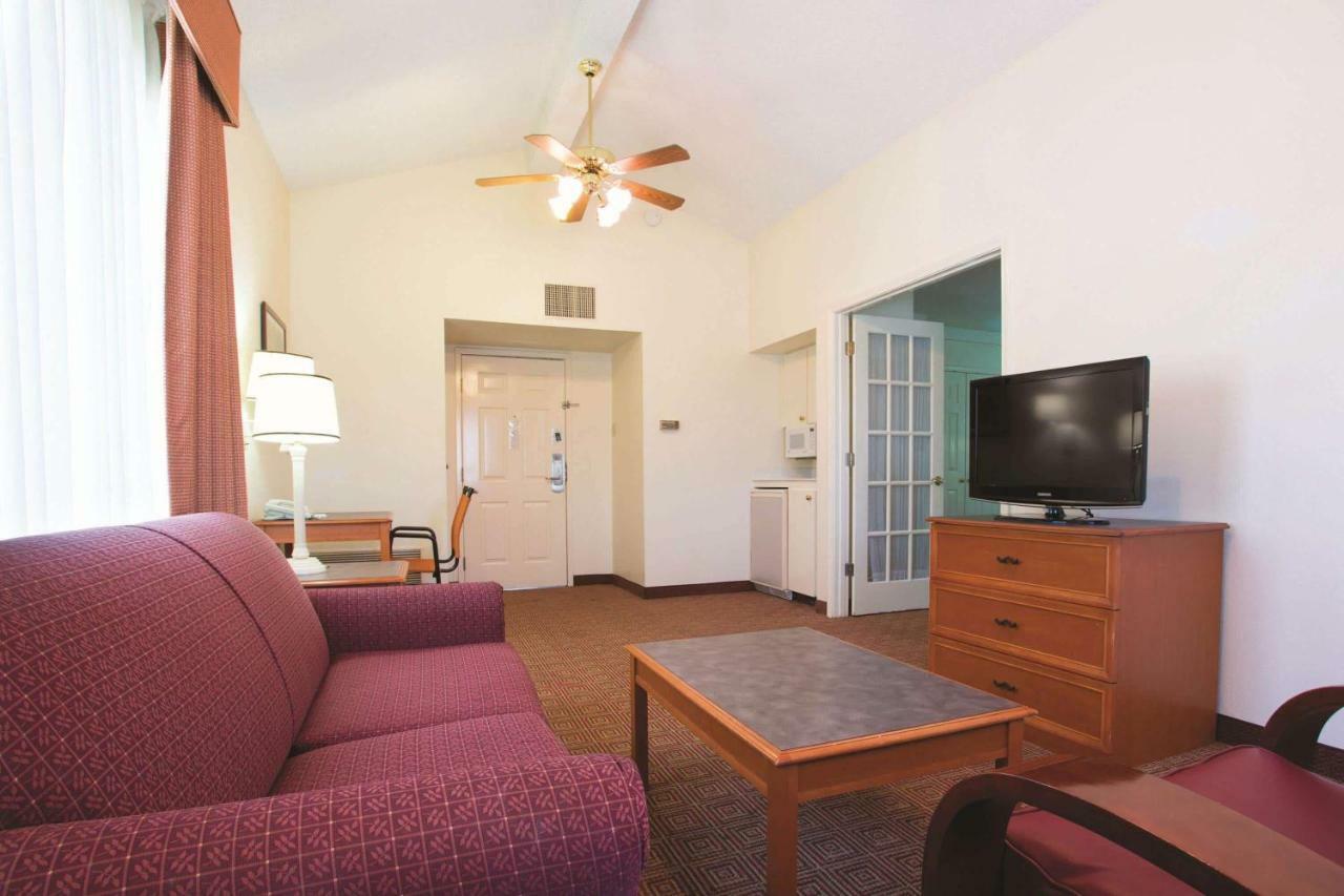 La Quinta Inn By Wyndham Baton Rouge University Area Exterior photo