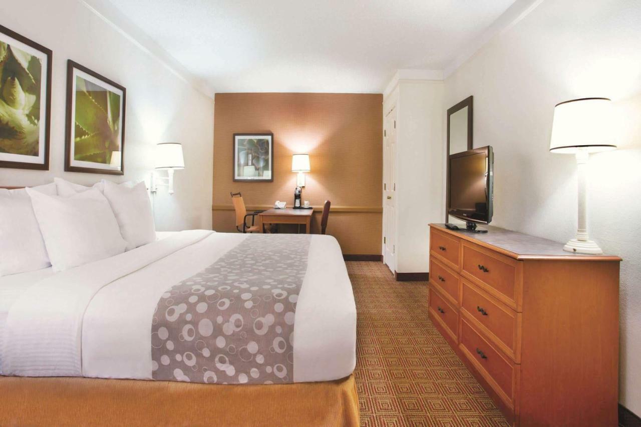 La Quinta Inn By Wyndham Baton Rouge University Area Exterior photo